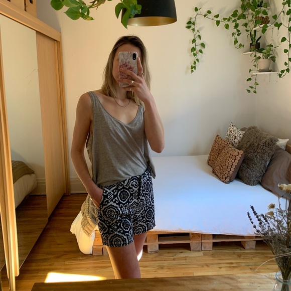 Floral shorts - Picture 2 of 4